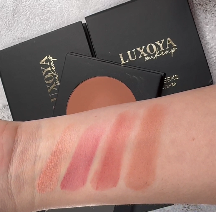 GLAM CHEEKS Blusher 03
